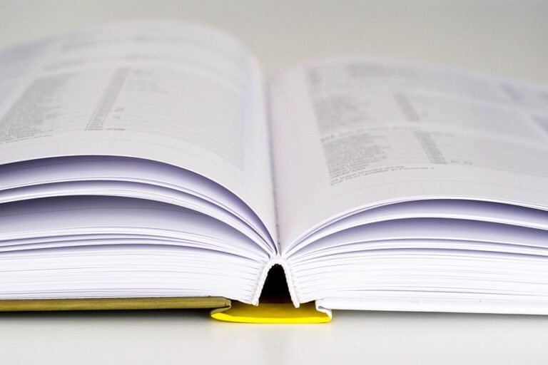 Artikel ini juga akan memberikan informasi tentang kegiatan-kegiatan ekstrakurikuler dan kesempatan-kesempatan karir yang tersedia bagi mahasiswa Universitas Widya Mataram. Selain itu, akan dibahas juga tentang kerjasama universitas ini dengan industri dan lembaga lainnya untuk meningkatkan kualitas pendidikan dan peluang kerja bagi mahasiswa.